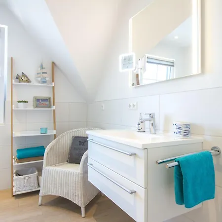 Elmsfeuer, 4 Apartment